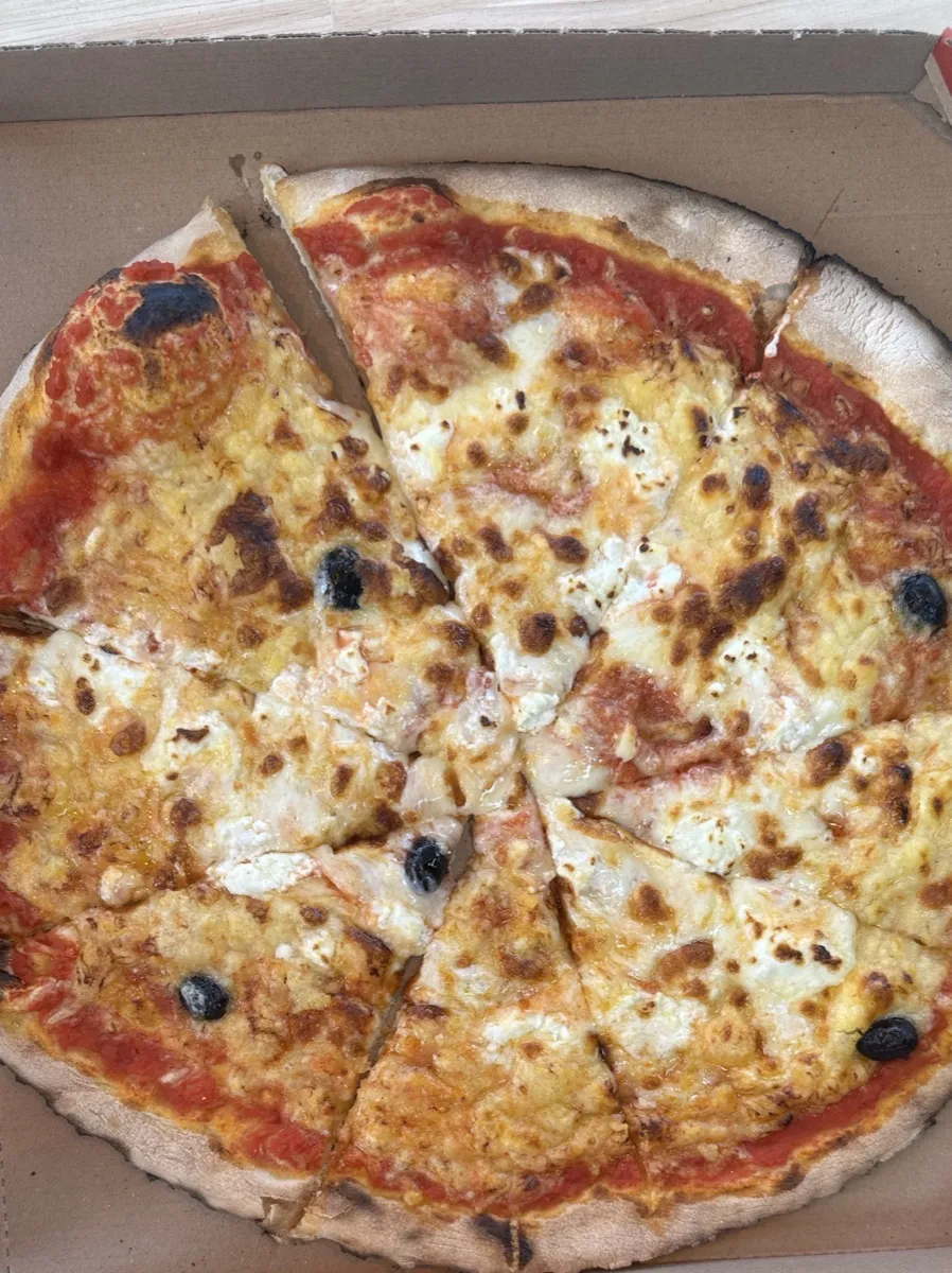 Pizza Margherita vue du dessus