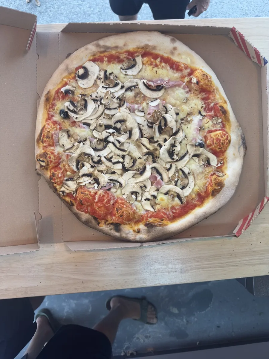 Pizza Royale vue du dessus
