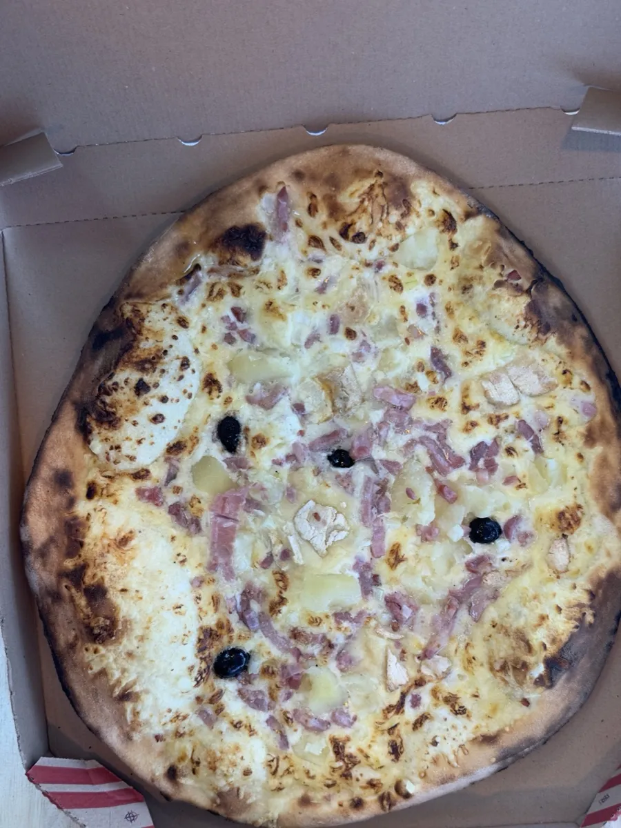 Pizza Tartiflette vue du dessus